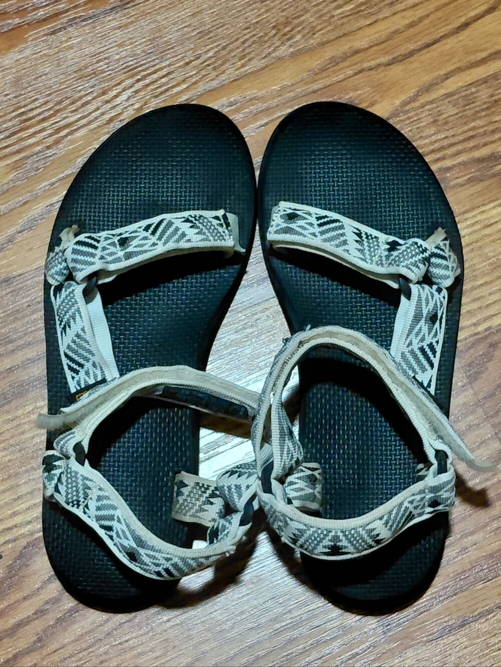 Teva Water Outdoor Hiking Sandals Women Sz 8 White Black Geometric Strap Sandals
